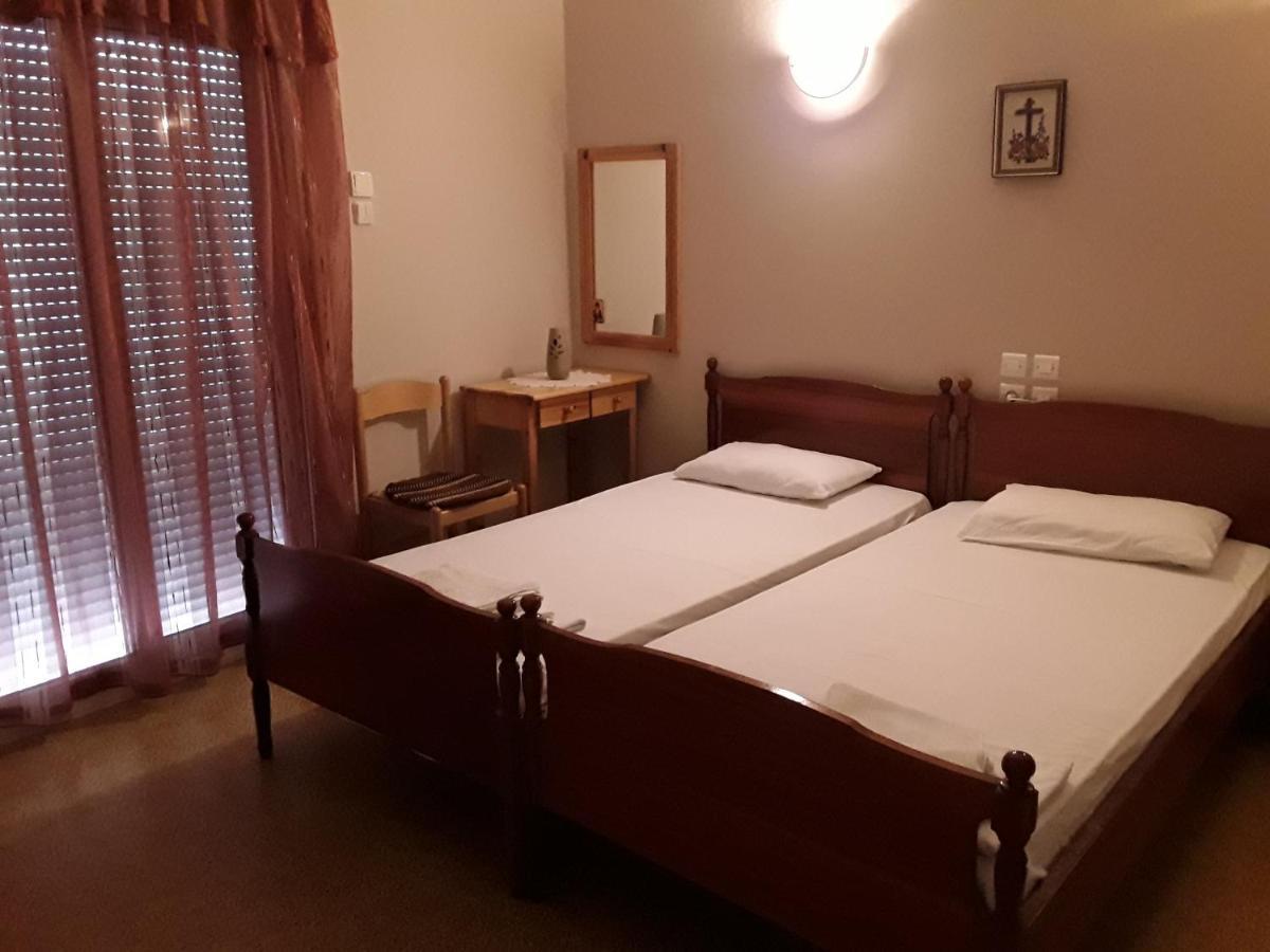 Γιαννουλα Κρετση Hotel Kamena Vourla Ngoại thất bức ảnh
